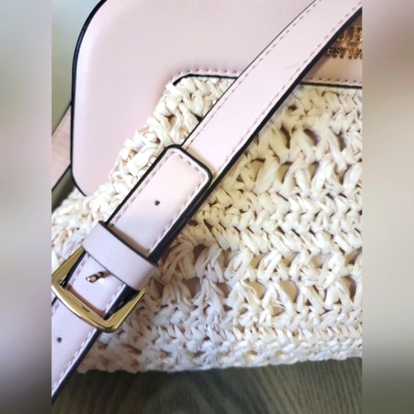 GUESS new!Liguria braided frame clutch/crossbody bag in pale pink with dust bag. - Picture 6 of 10